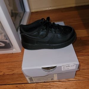 Black air force 1's